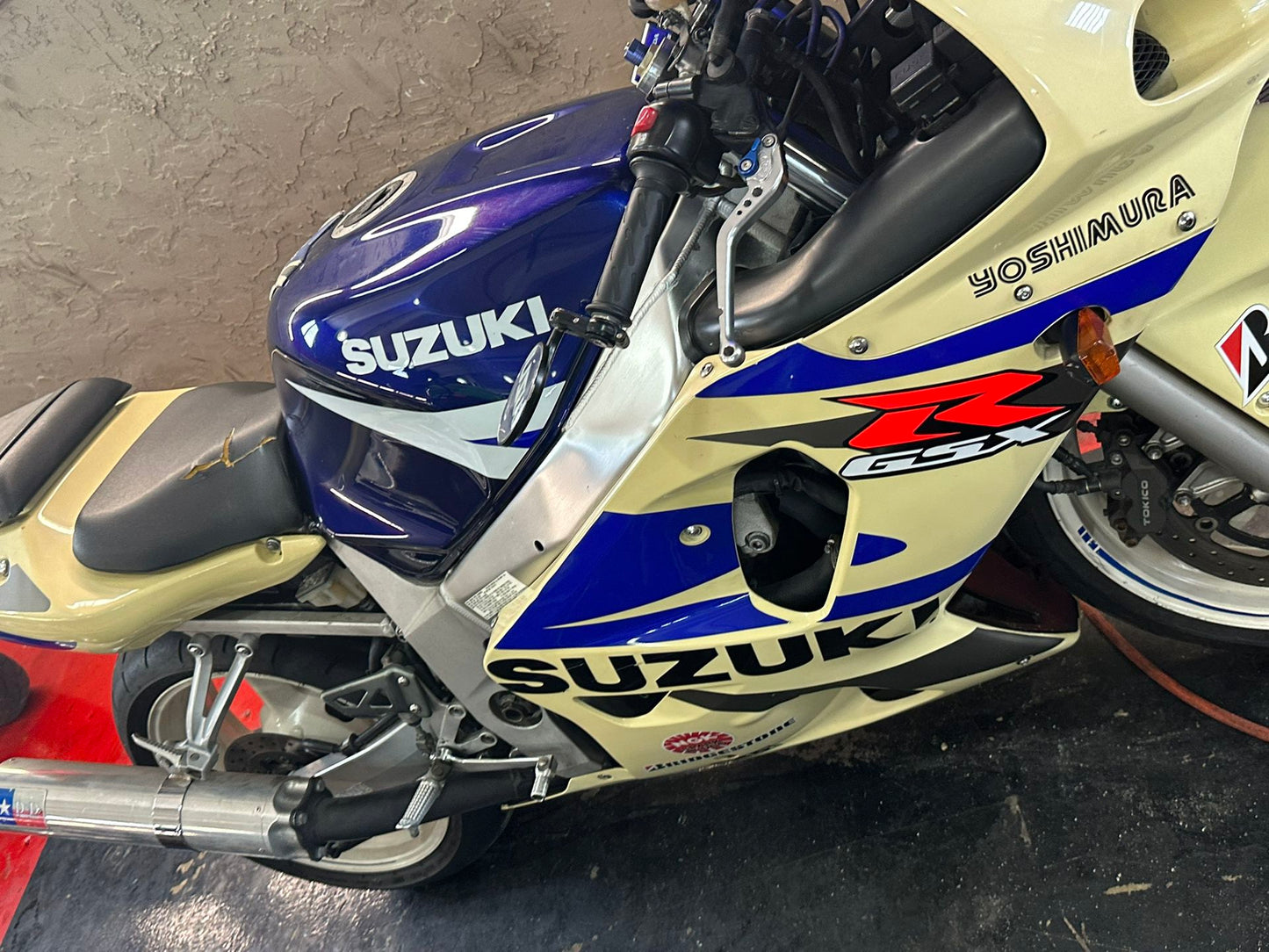 01 - 03 Suzuki GSXR 600 GSXR600 Throttle Bodies Body Great Condition coming off running bike