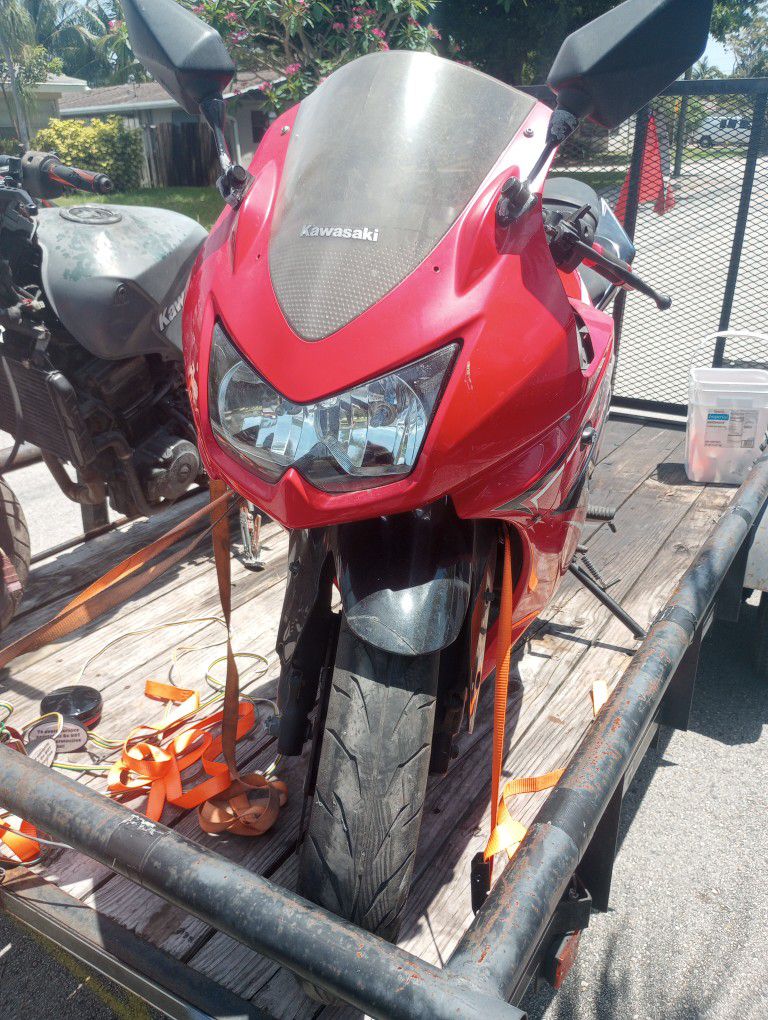SOLD SOLD 2012 Kawasaki Ninja 250 EX250 Parts Bike / For Export Certificate Of Destruction Title Finance Available