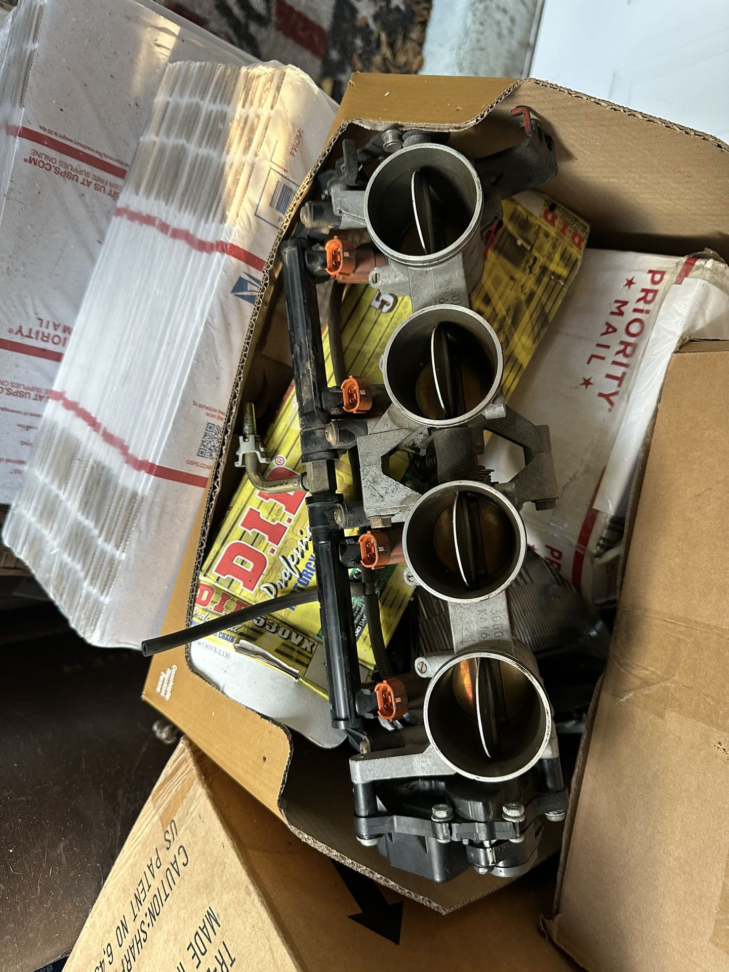04 05 Suzuki GSXR 750 Throttle Bodies GSXR750 Fuel Injectors Injection Core Exchange
