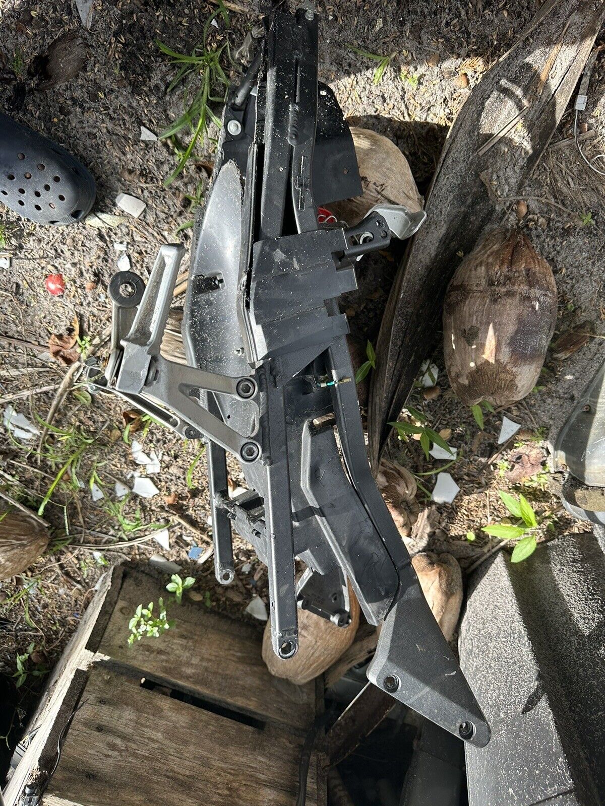 07 - 08 Suzuki GSXR 1000 rear Subframe GSXR1000 Undertail Foot Peg Brackets