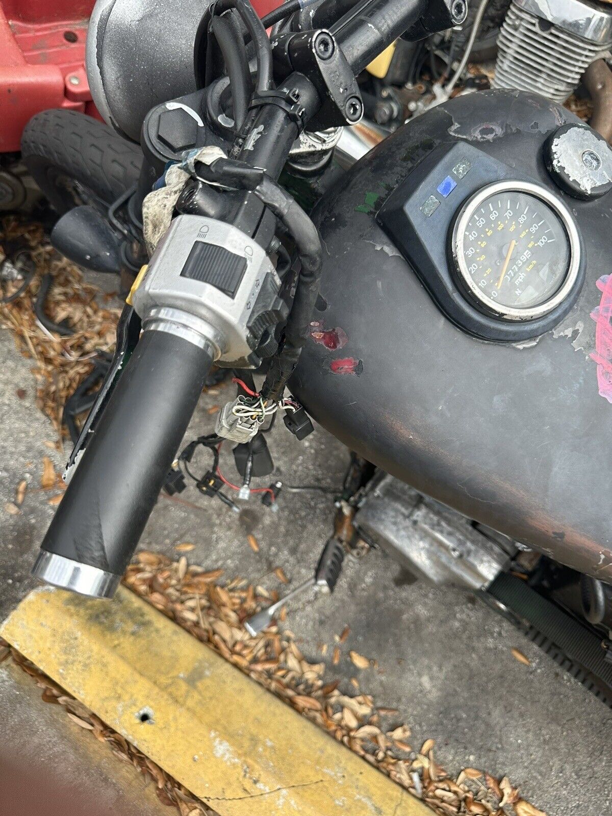 Suzuki Savage 650 LS 650 Left and Right Handle Bar Switches Run Start Kill Turn Signal Switch