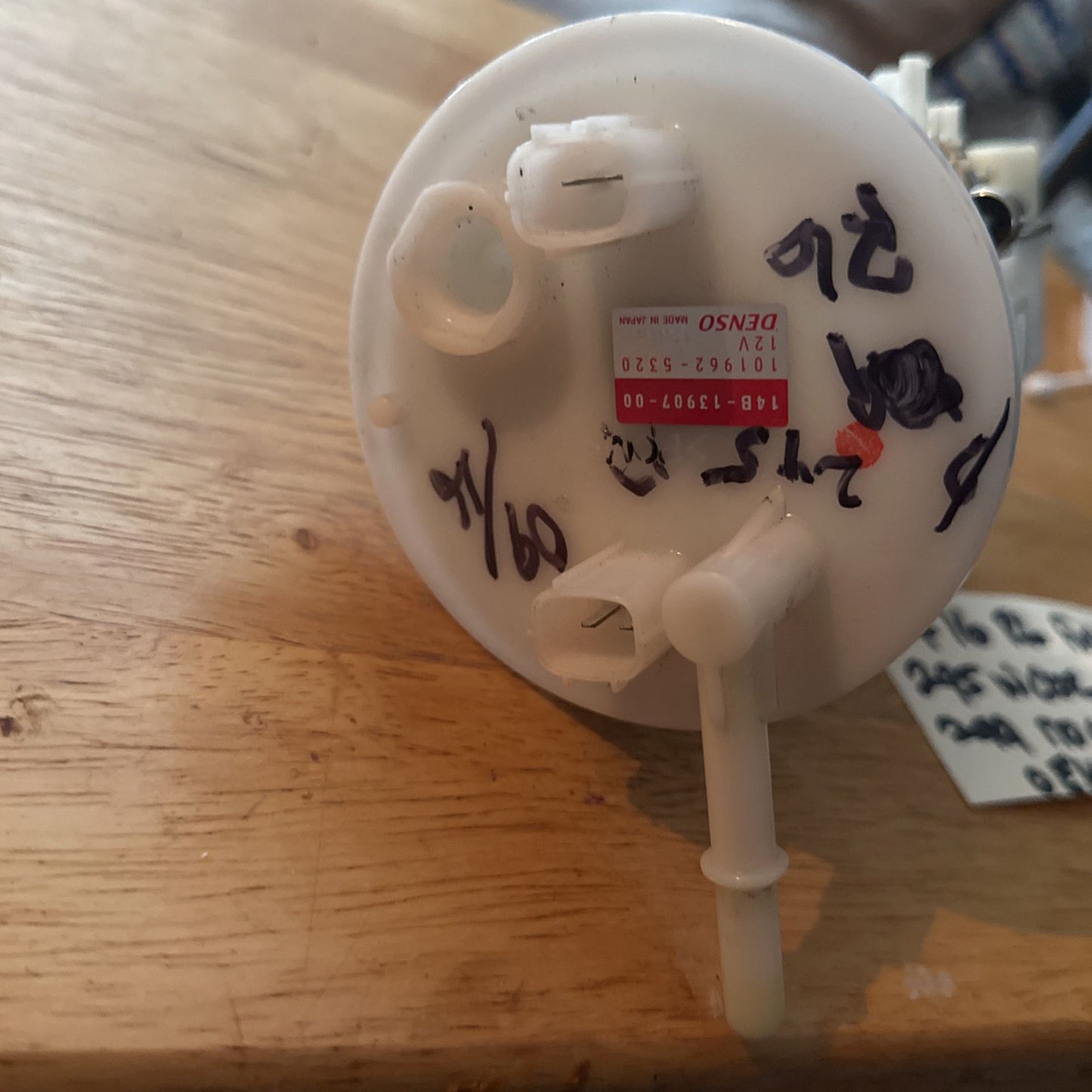 09-16 Yamaha R6 R1 Fuel Pump 14B-13907-00 101962-5320 YZF-R6 YZF-R1