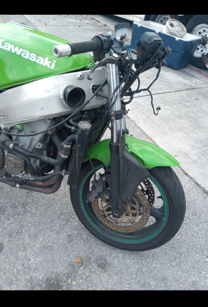 2001 Kawasaki ZX9 ZX-9 Street Fighter Mechanic Special Slightly Bent Forks ZX-9R