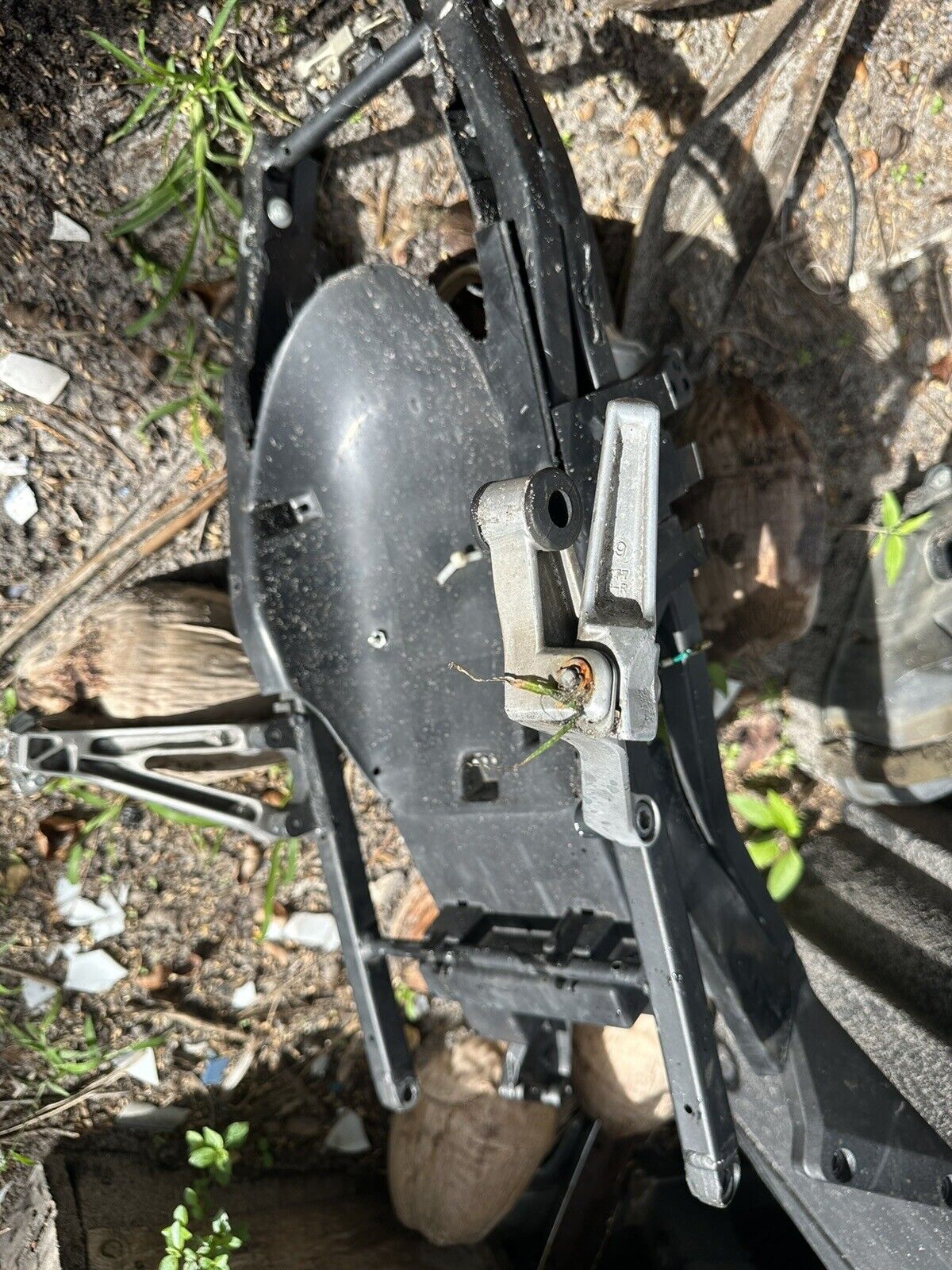 07 - 08 Suzuki GSXR 1000 rear Subframe GSXR1000 Undertail Foot Peg Brackets