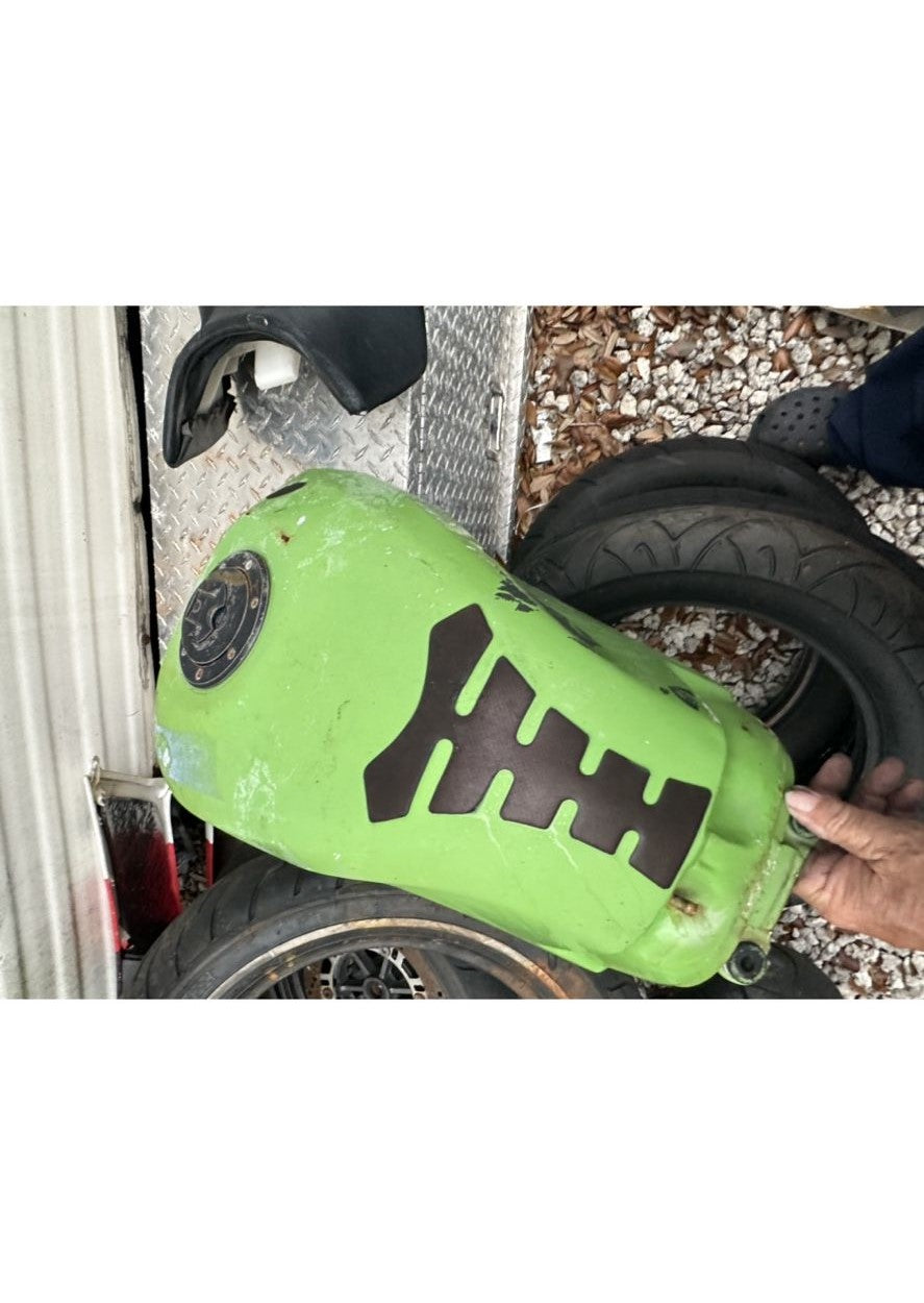 88-07 Kawasaki EX250 EX 250 Ninja Gas Fuel Petrol Tank with Petcock
