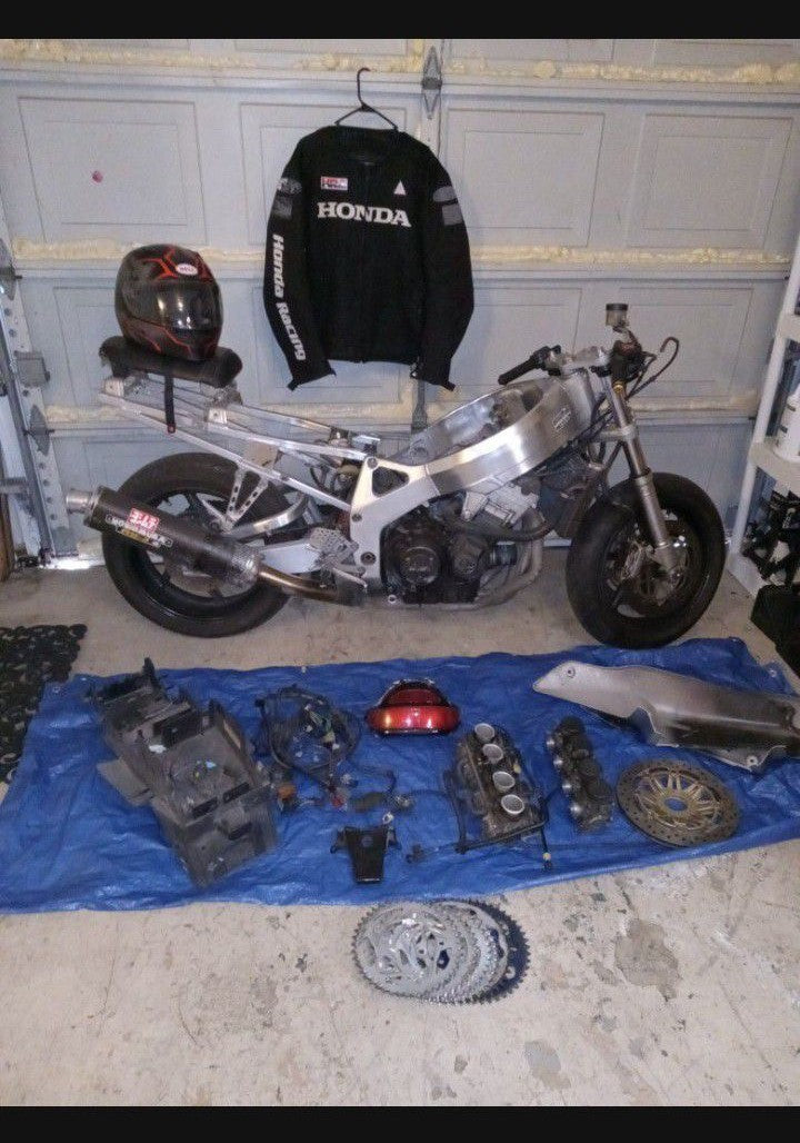 98 Honda CBR900RR 900RR CBR 900 RR Parts Bike / Mechanics Special Read Description