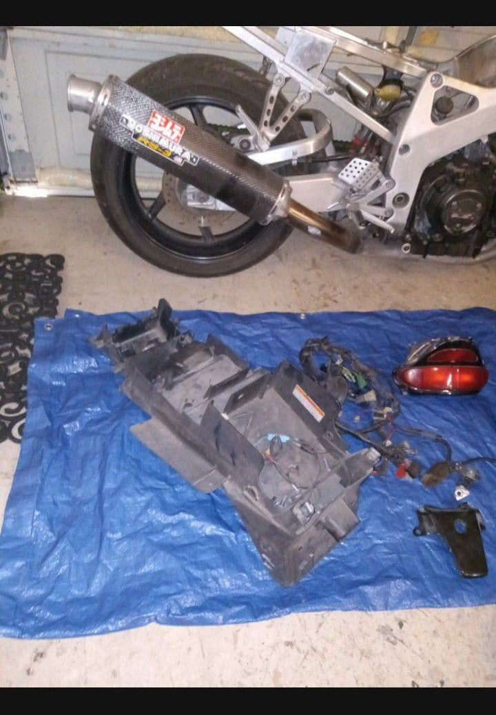 98 Honda CBR900RR 900RR CBR 900 RR Parts Bike / Mechanics Special Read Description