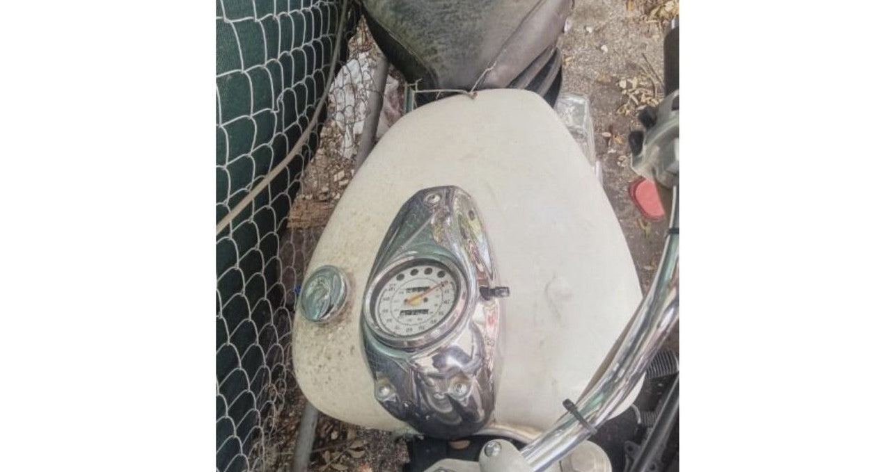 Yamaha V-Star 650 FOR PARTS - parting out - Tank , Front & Rear Rims, Fenders , Gauges etc.