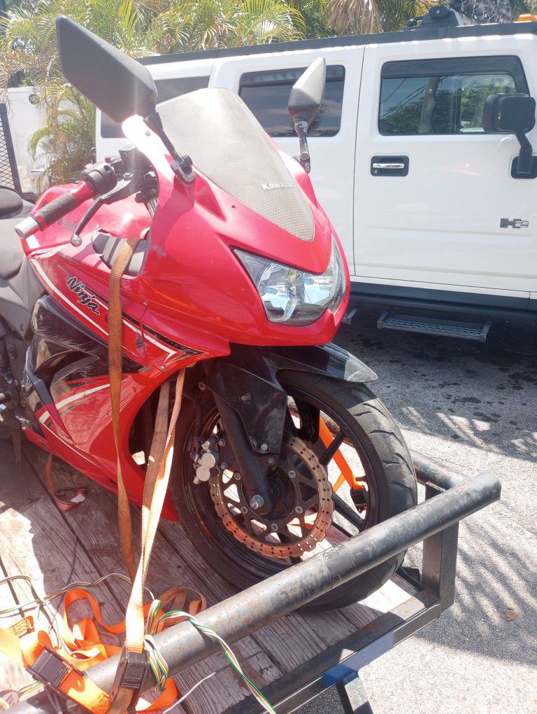 SOLD SOLD 2012 Kawasaki Ninja 250 EX250 Parts Bike / For Export Certificate Of Destruction Title Finance Available