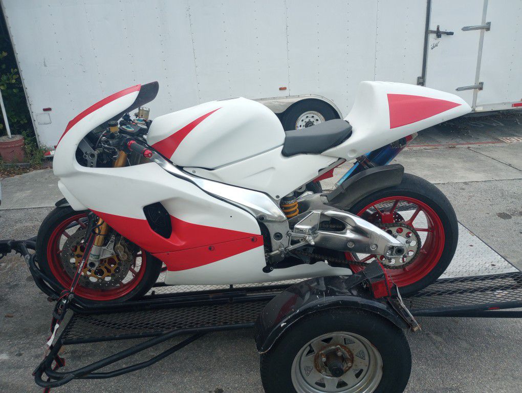 2000 Aprilia RSV 1000 RSV1000 Complete Lock Set Ignition , Gas / Fuel Cap & Seat Lock