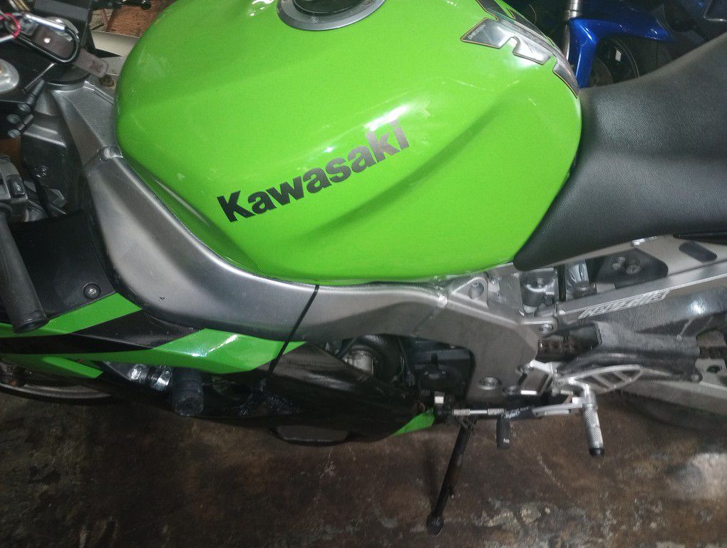 SOLD SOLD Kawasaki 636 2004 Solid Motor True Miles Unknown Clean Title ZX-6R ZX6R
