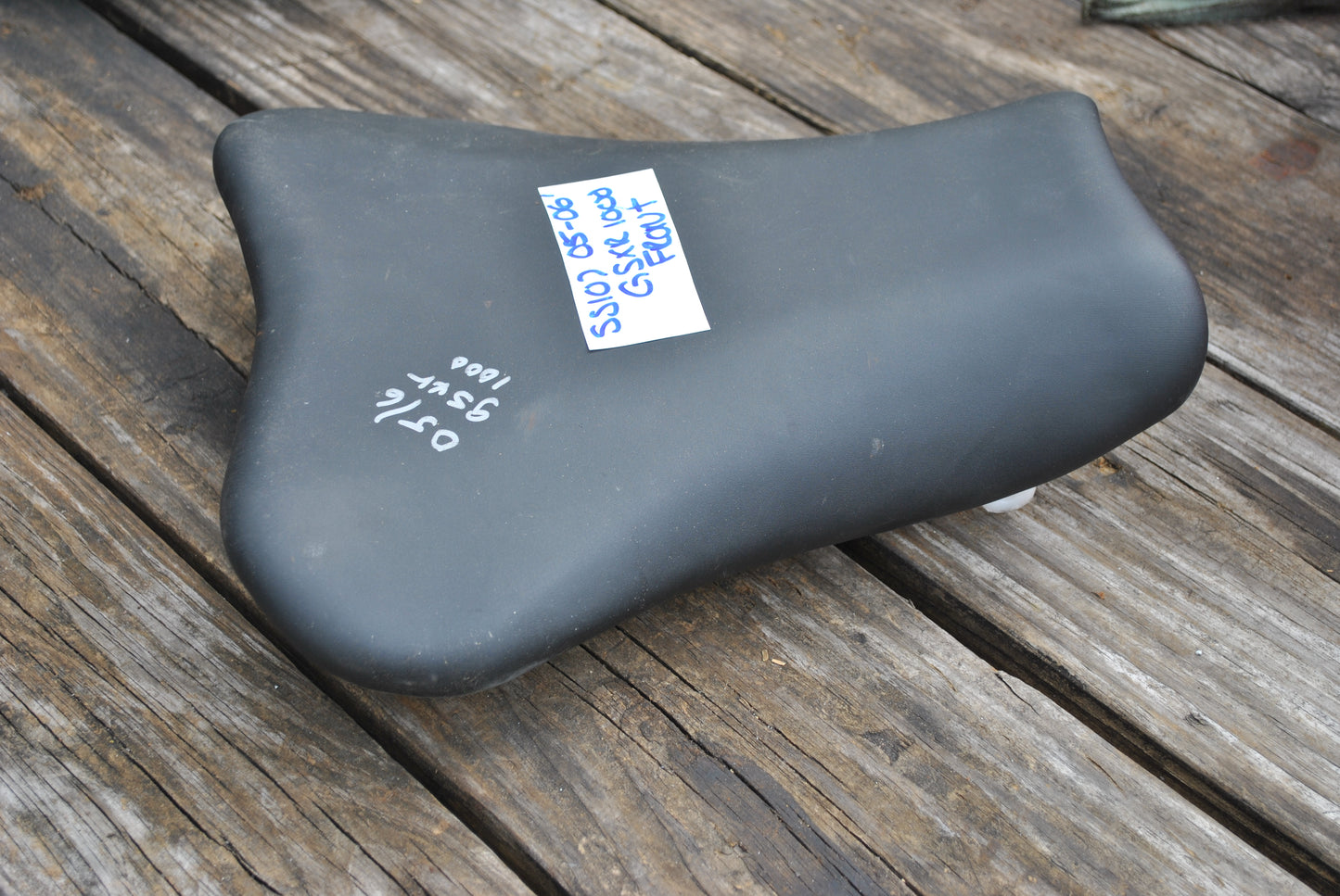 05 06 Suzuki GSXR1000 GSXR 1000 Front Driver Rider Seat Pad Pillion