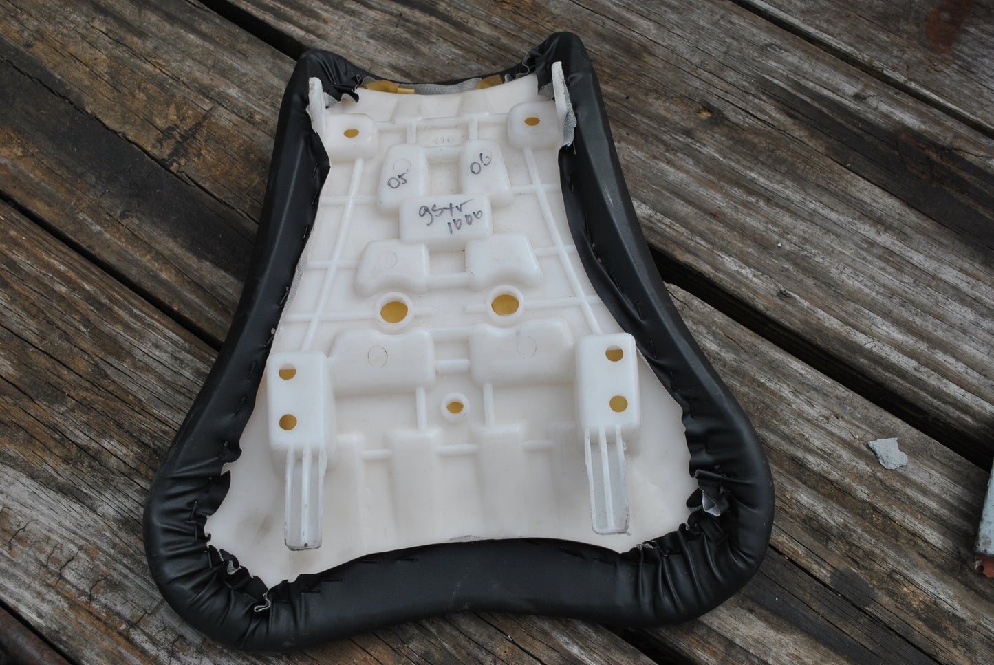 05 06 Suzuki GSXR1000 GSXR 1000 Front Driver Rider Seat Pad Pillion