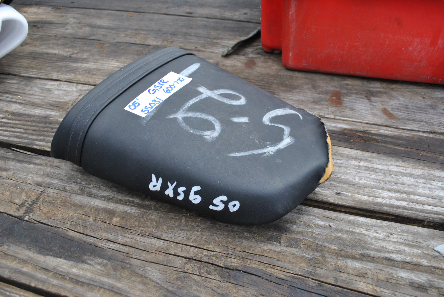 04 05 Suzuki GSXR 600 750 Rear Passenger Seat Pillion GSXR600 GSXR 750 - Torn
