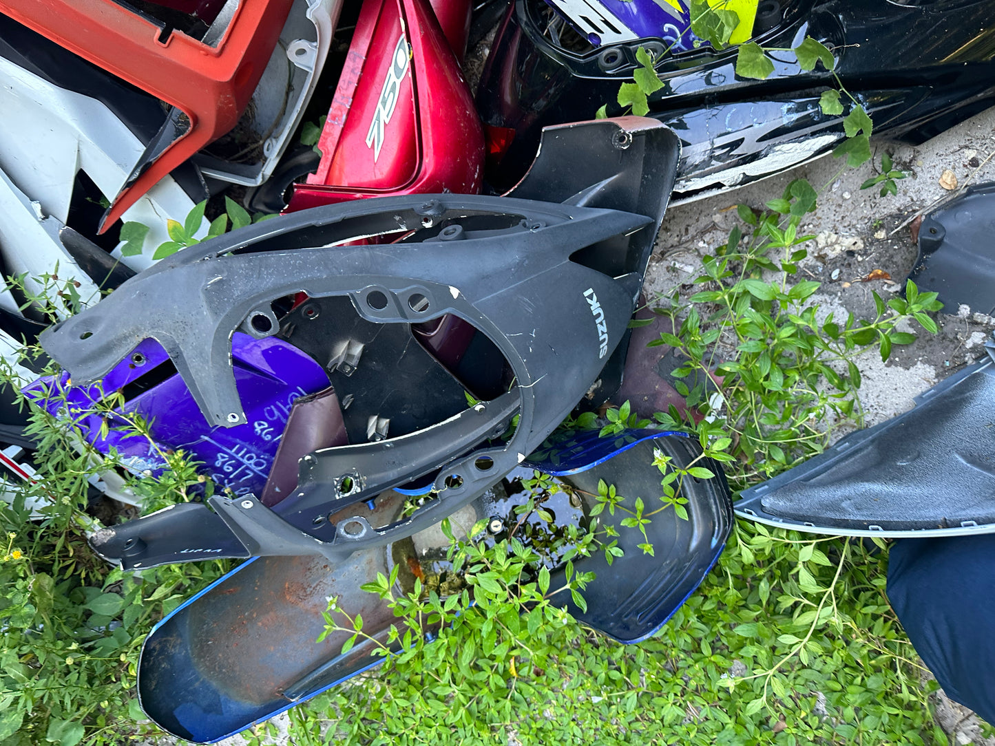 Suzuki GSXR 600 750 1000 Hayabusa etc Plastic Plastics Fairings Fairings $75 up normally no shipping