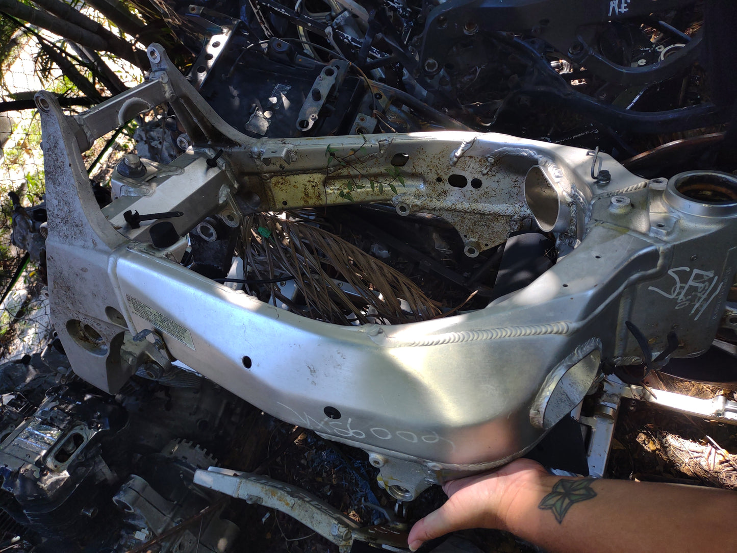 03 Suzuki GSXR 600 Main Frame Chassis GSXR600 EZ Reg