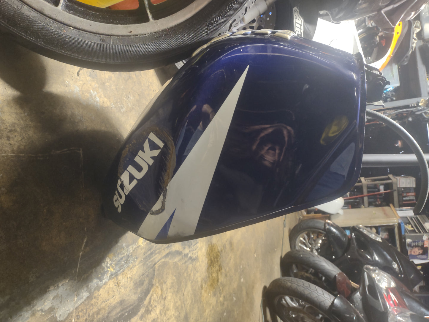 SOLD Suzuki GSXR 600 750 1000 Gas Fuel Petrol Tank Cell 00-03 GSXR750 01-03 GSXR600