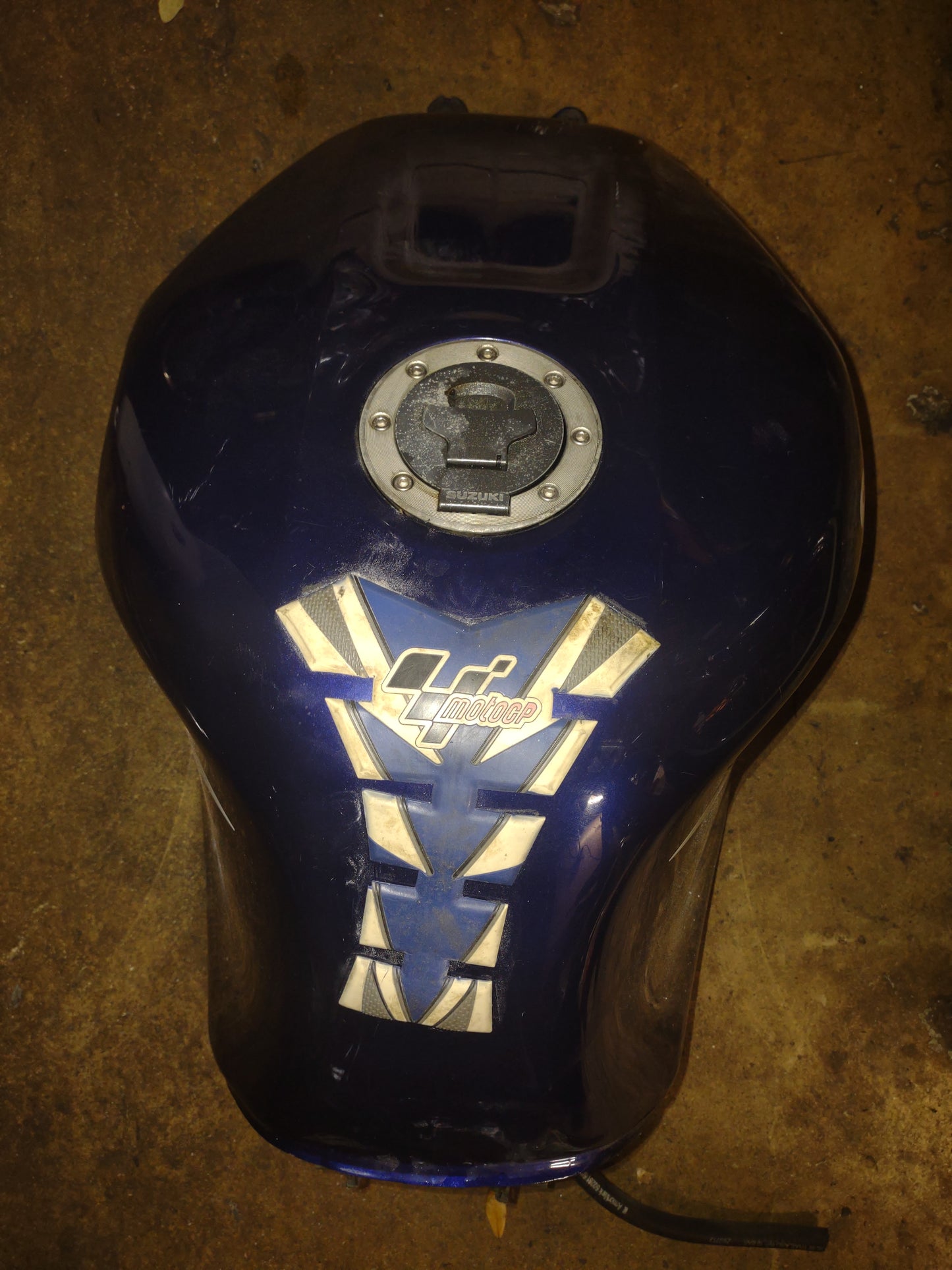 SOLD Suzuki GSXR 600 750 1000 Gas Fuel Petrol Tank Cell 00-03 GSXR750 01-03 GSXR600