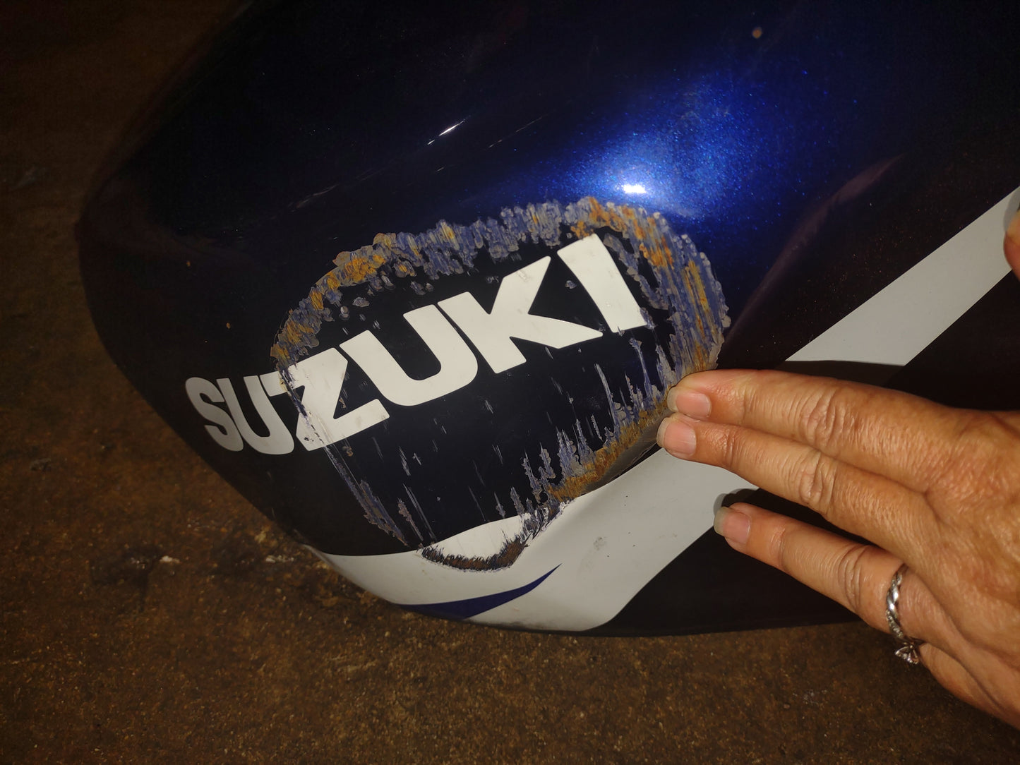 SOLD Suzuki GSXR 600 750 1000 Gas Fuel Petrol Tank Cell 00-03 GSXR750 01-03 GSXR600