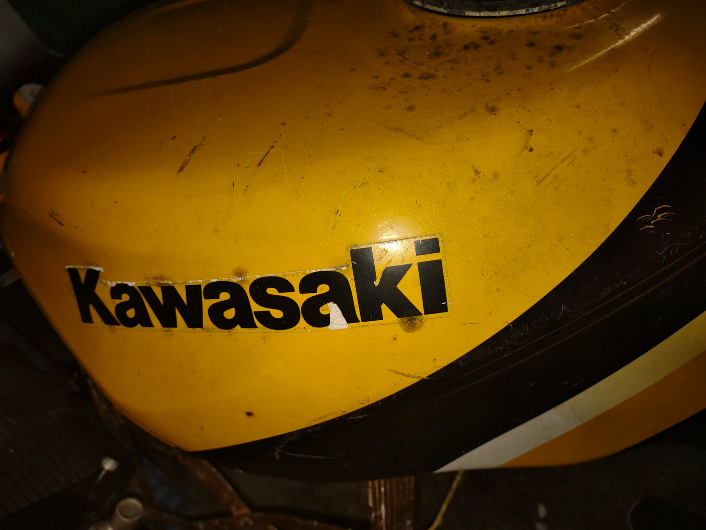 2001 Kawasaki ZX6 ZX-6 ZX6E Gas Fuel Petrol Tank Local Pickup Only Ninja 600 ZZR600