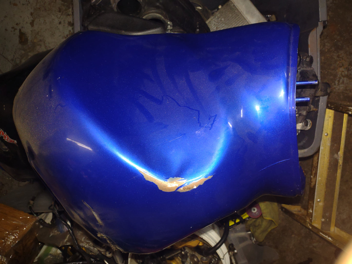 SOLD SOLD 01-07 Suzuki Hayabusa Gas Tank Generation 1 Busa Fuel Tank GSX1300R Petrol Cell