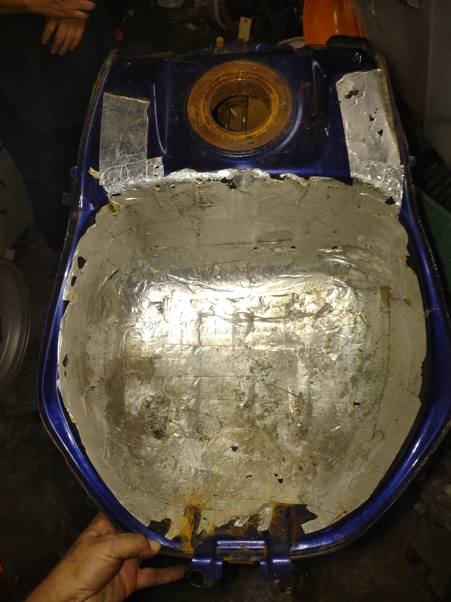 04 05 Suzuki GSXR 600 750 Gas Fuel Petrol Tank Cell GSXR600 GSXR750 - Damage