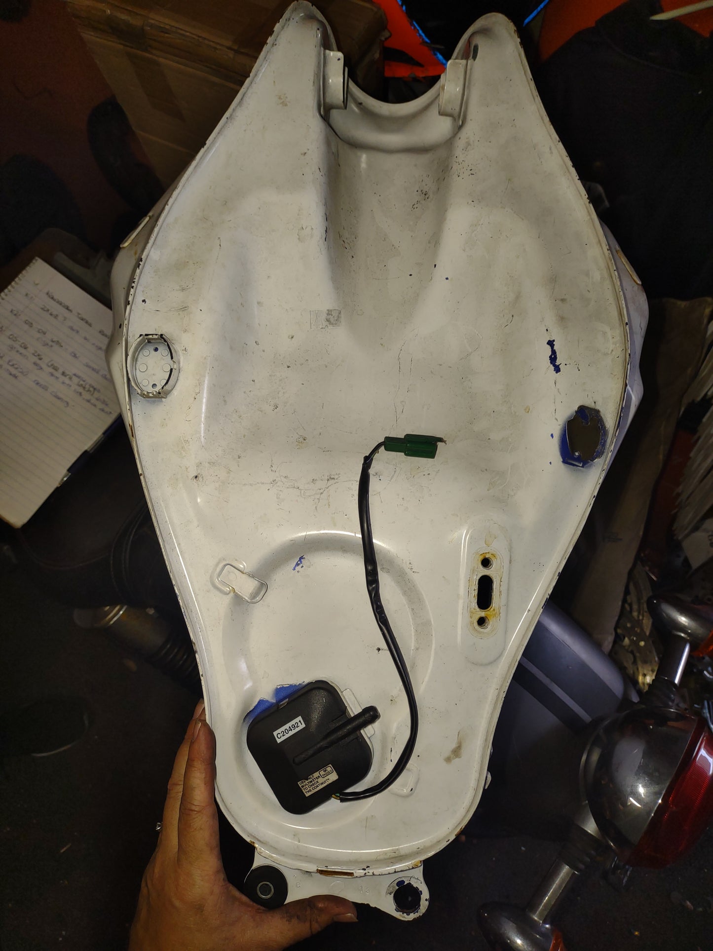 08 - 12 Kawasaki EX250 Ninja 250 Gas Tank Fuel Petrol Cell EX