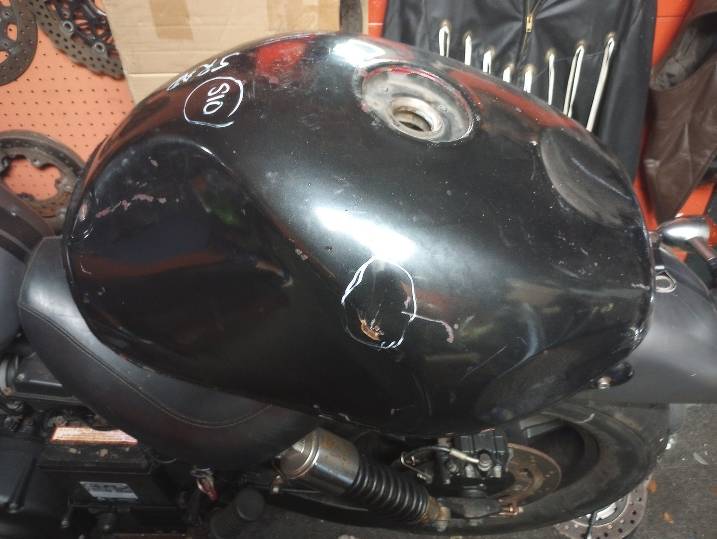 SOLD 98 99 Suzuki GSXR 750 Gas Fuel Petrol Tank 96 97 SRAD 600