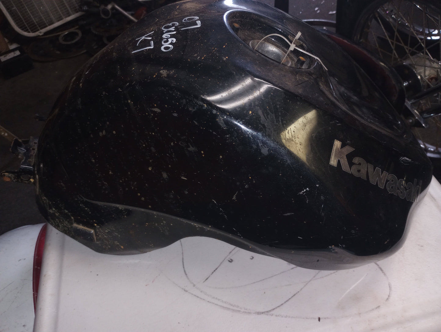 09 ZX-6R ? ZX-6 ZX6R Gas Tank Fuel Petrol Cell Read Listing