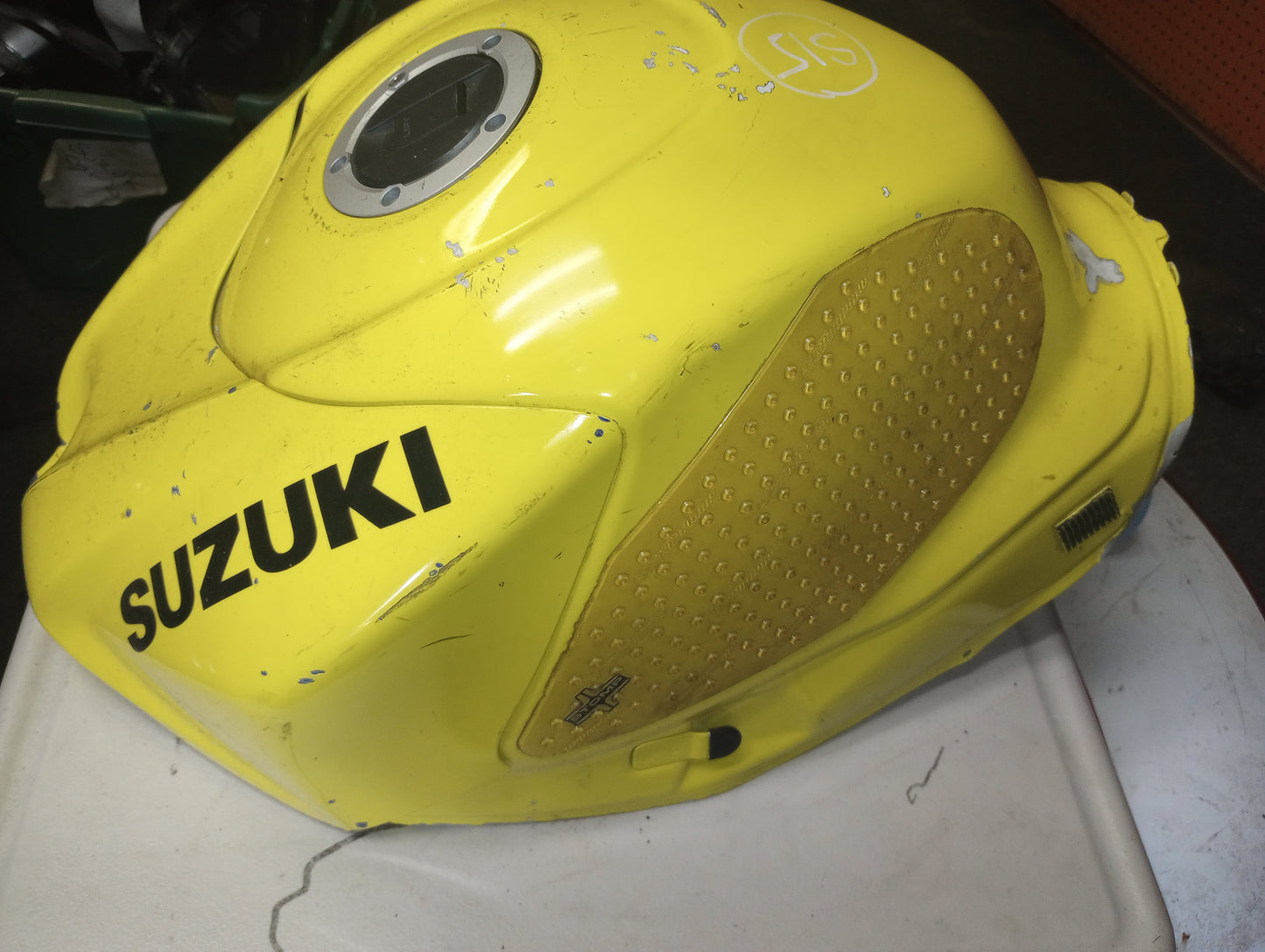08 09 Suzuki GSXR600 GSXR 600 750 Gas Fuel Petrol Tank With Plastic Cover Free Shipping