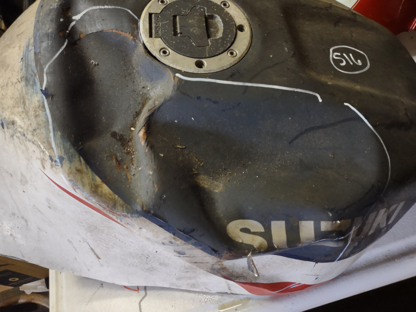 SOLD 01-03 Suzuki GSXR 600 00-03 750 1000 Gas Fuel Petrol Tank Cell