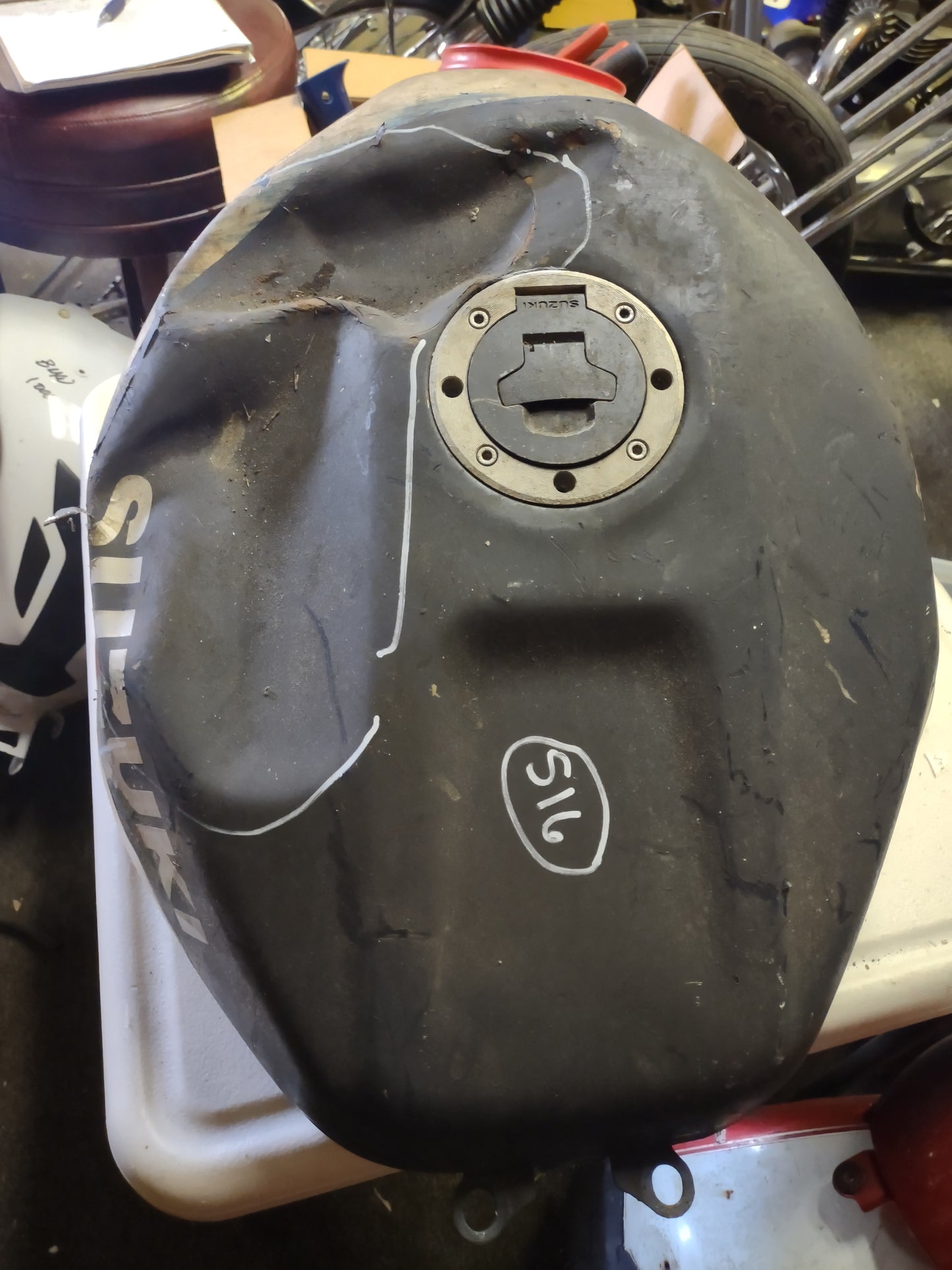 SOLD 01-03 Suzuki GSXR 600 00-03 750 1000 Gas Fuel Petrol Tank Cell