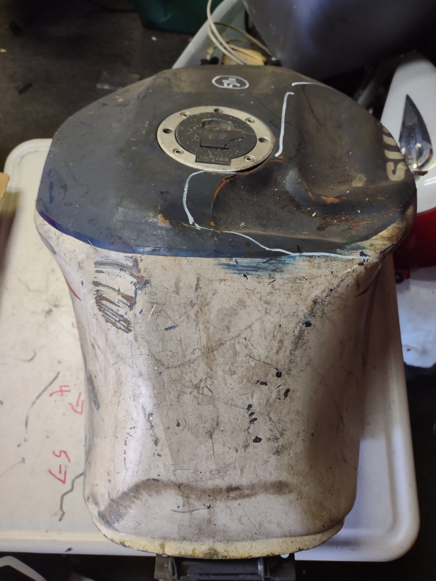 SOLD 01-03 Suzuki GSXR 600 00-03 750 1000 Gas Fuel Petrol Tank Cell