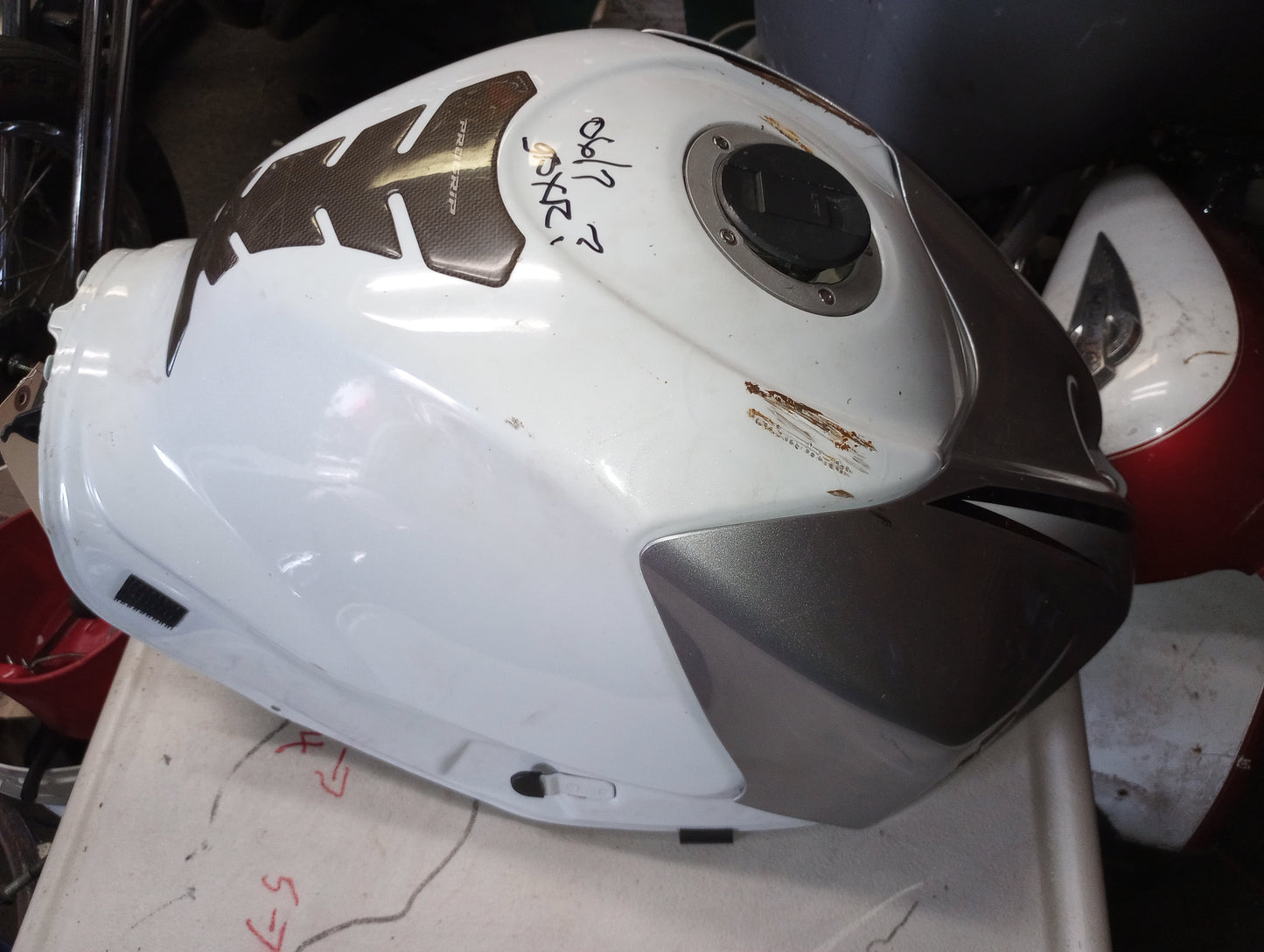07 08 Suzuki GSXR 1000 Gas Tank GSXR1000 Fuel Petrol Cell