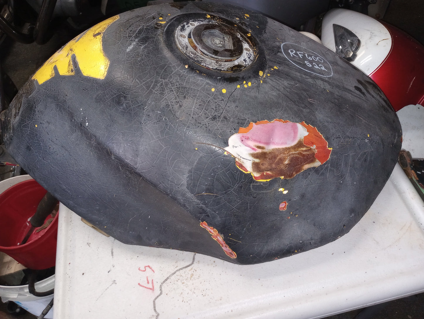 Suzuki RF600 RF 600 Gas Tank Dented Fuel Petrol Cell Reservoir RF600RT