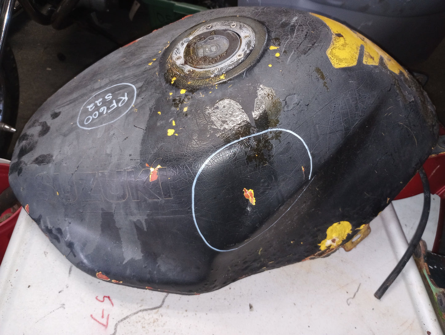 Suzuki RF600 RF 600 Gas Tank Dented Fuel Petrol Cell Reservoir RF600RT