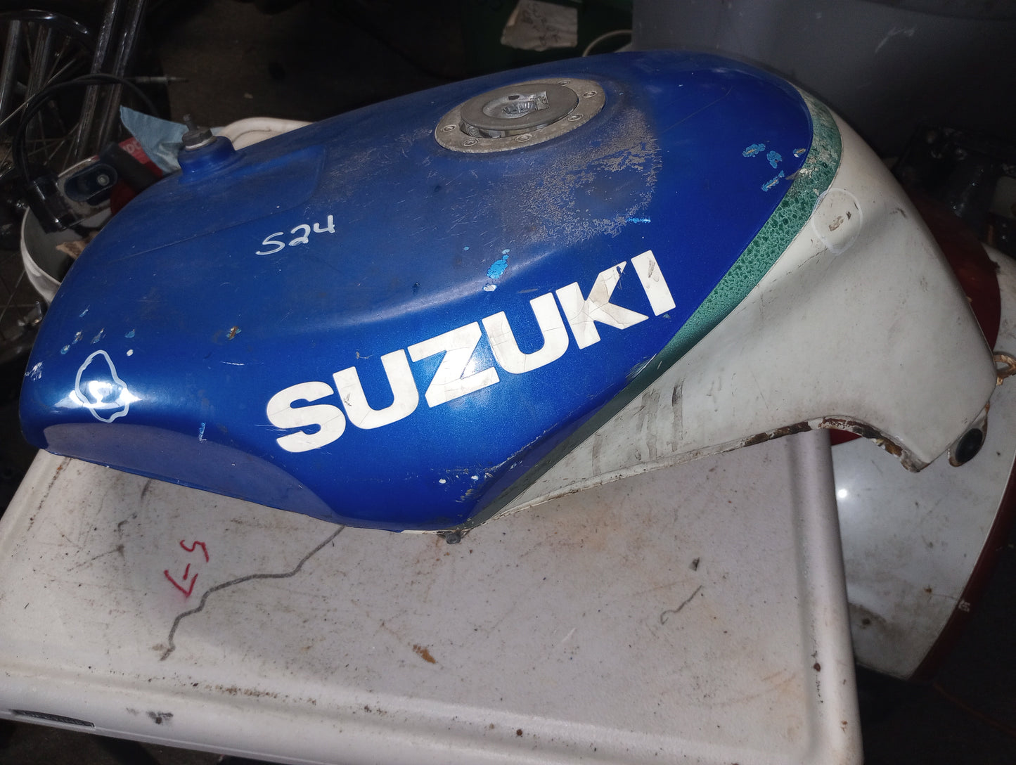 93-98 Suzuki GSXR 1100 GSXR1100 Gas Fuel Petrol Tank Cell