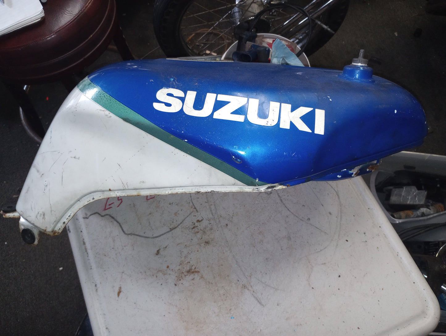 93-98 Suzuki GSXR 1100 GSXR1100 Gas Fuel Petrol Tank Cell