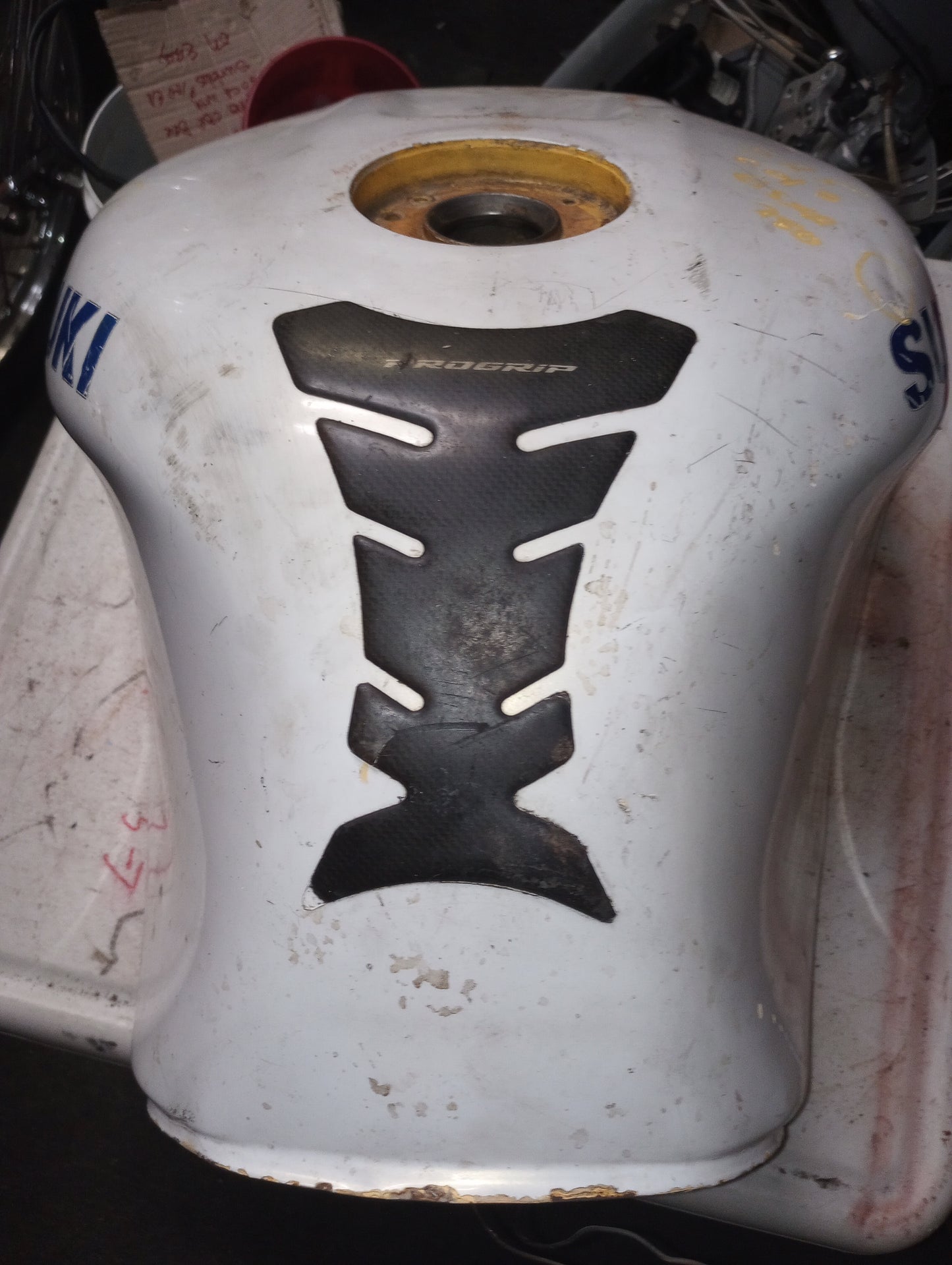 Suzuki GSXR 600 750 1000 Gas Fuel Petrol Tank Cell 00-03 GSXR750 01-03 GSXR600