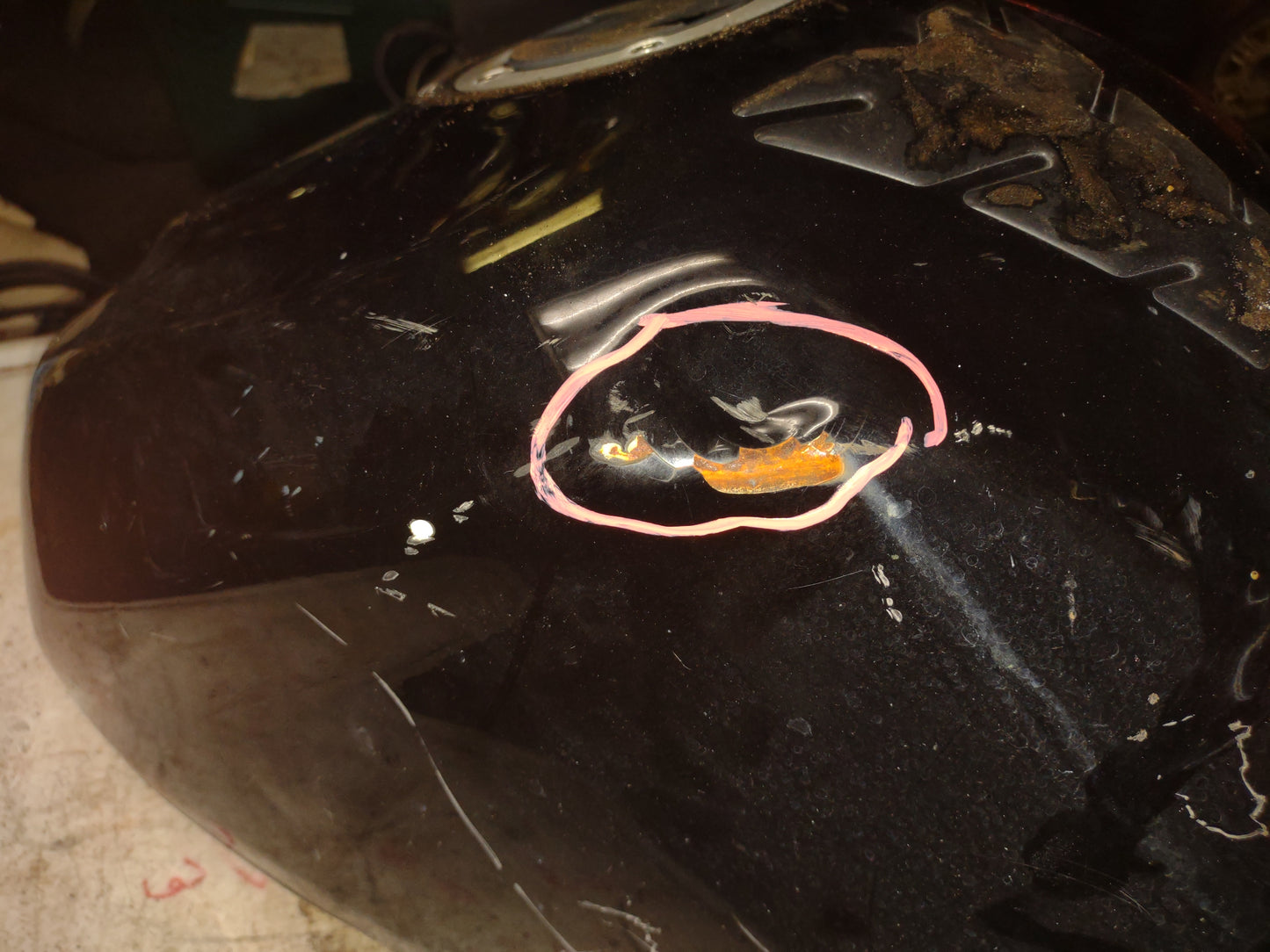 04 05 Suzuki GSXR 600 GSXR600 Gas Tank Fuel Petrol Cell Reservoir
