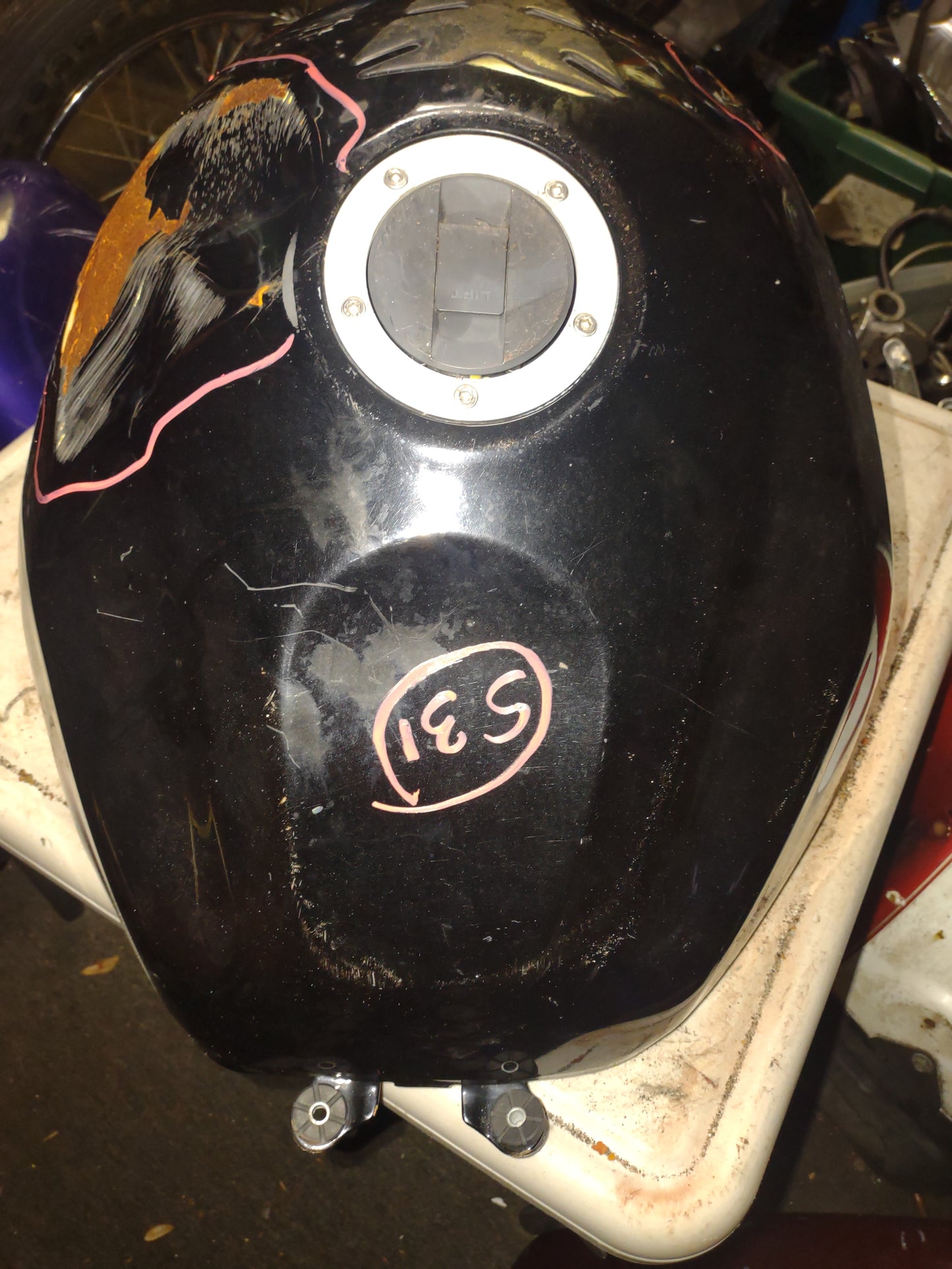 04 05 Suzuki GSXR 600 GSXR600 Gas Tank Fuel Petrol Cell Reservoir