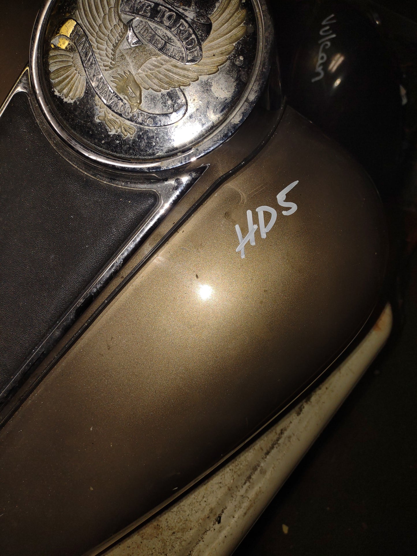 Harley Davidson Electra Glide Classic Gas Tank & Center Console OEM Fuel Petrol