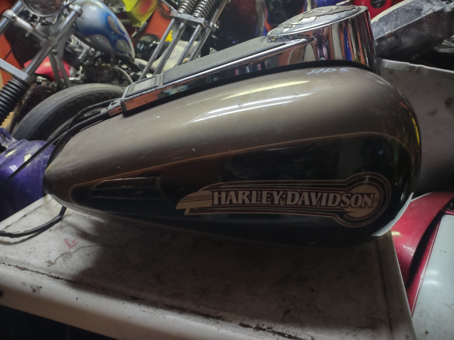Harley Davidson Electra Glide Classic Gas Tank & Center Console OEM Fuel Petrol