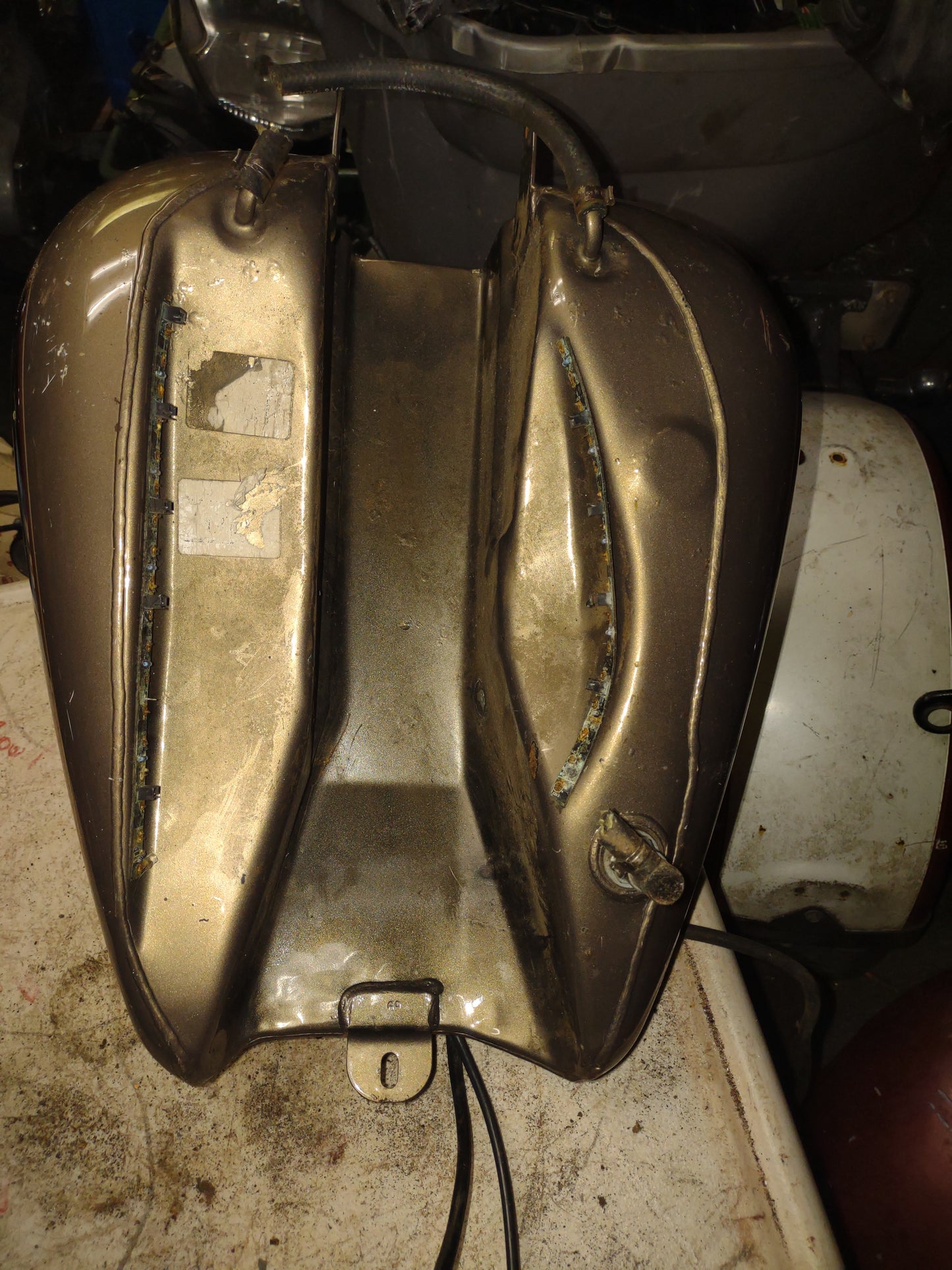 Harley Davidson Electra Glide Classic Gas Tank & Center Console OEM Fuel Petrol