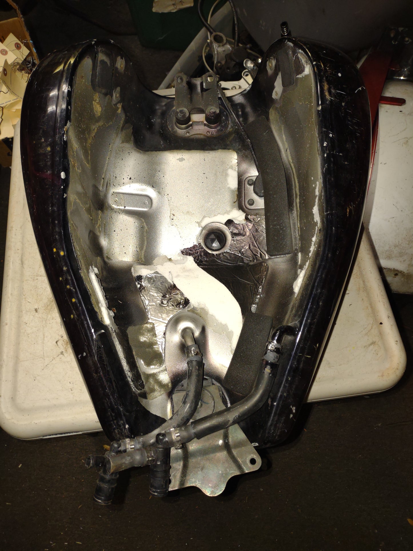 06 Yamaha Stratoliner Gas Tank Fuel Petrol Cell Reservoir XV1900A XV1900 XV 1900
