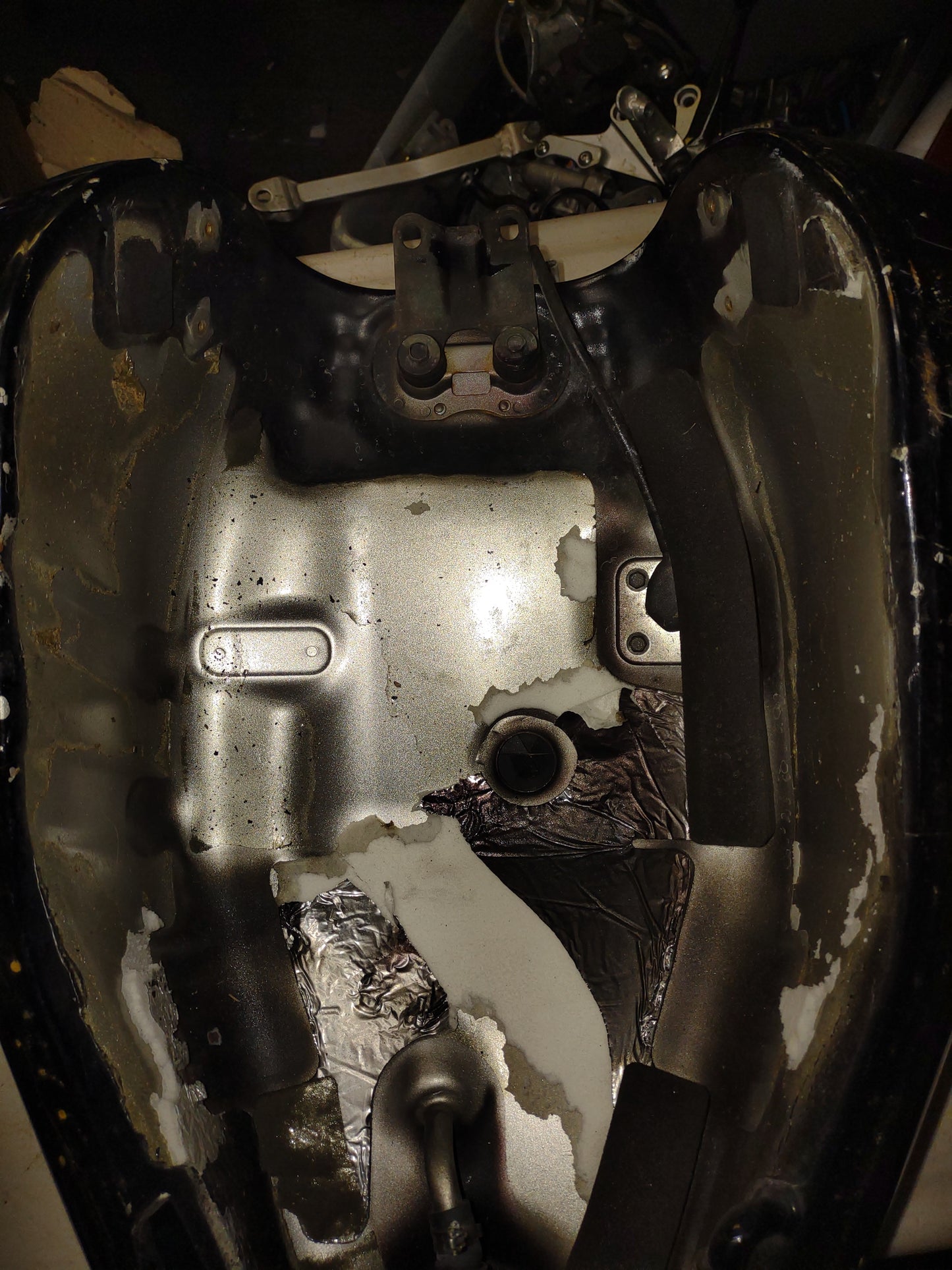 06 Yamaha Stratoliner Gas Tank Fuel Petrol Cell Reservoir XV1900A XV1900 XV 1900