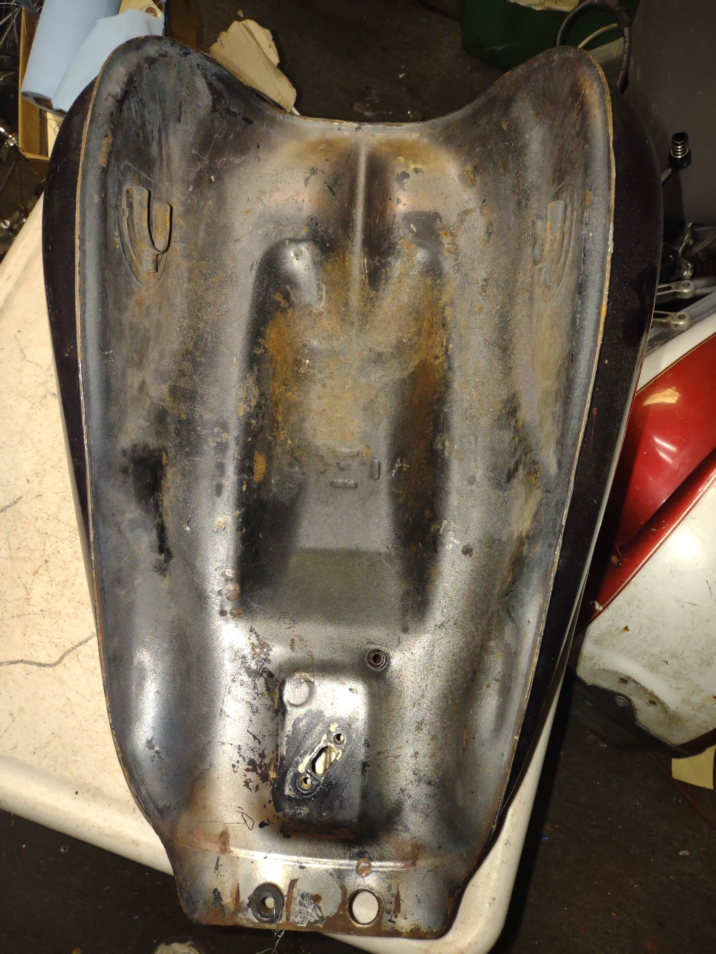 SOLD SOLD 97 - 03 Suzuki Marauder VZ800 Gas Tank Fuel Cell Petrol VZ 800