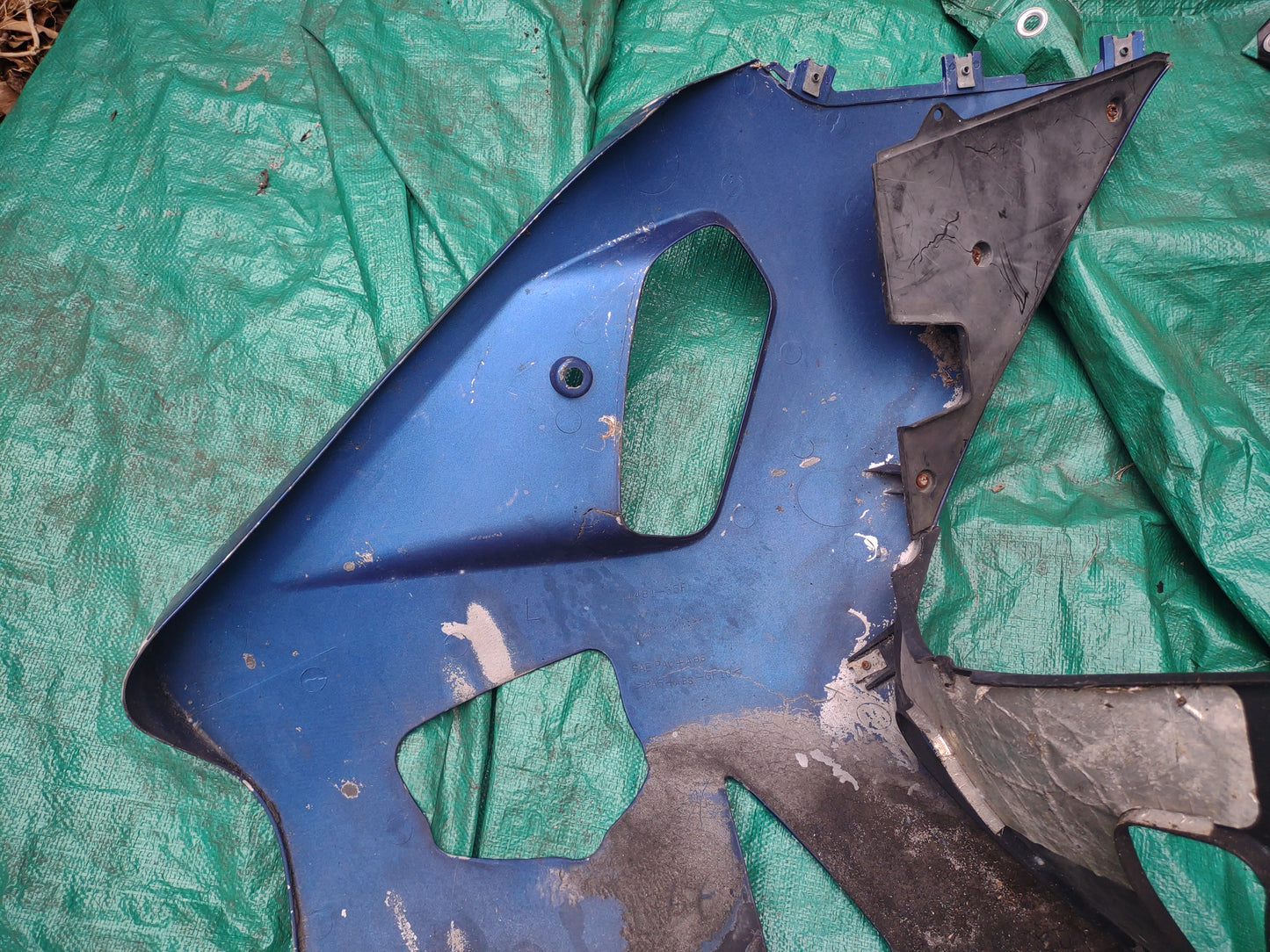 Suzuki GSXR 750 00-03 GSXR 600 01-03 Left Side Mid Fairing Cowl Plastic GSXR600 GSXR750