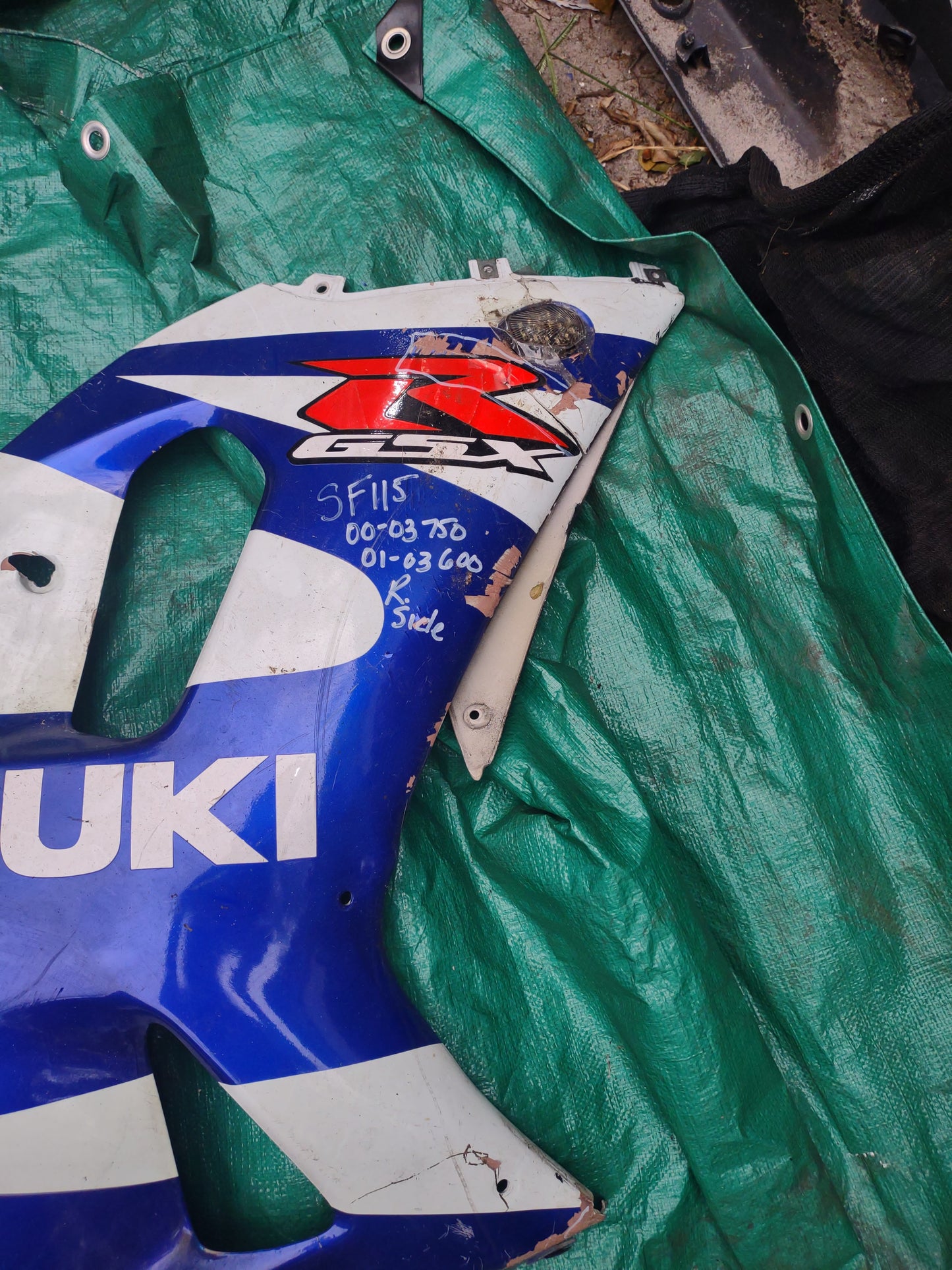 Suzuki GSXR 750 00-03 GSXR 600 01-03 Right Side Mid Fairing Cowl Plastic GSXR600 GSXR750