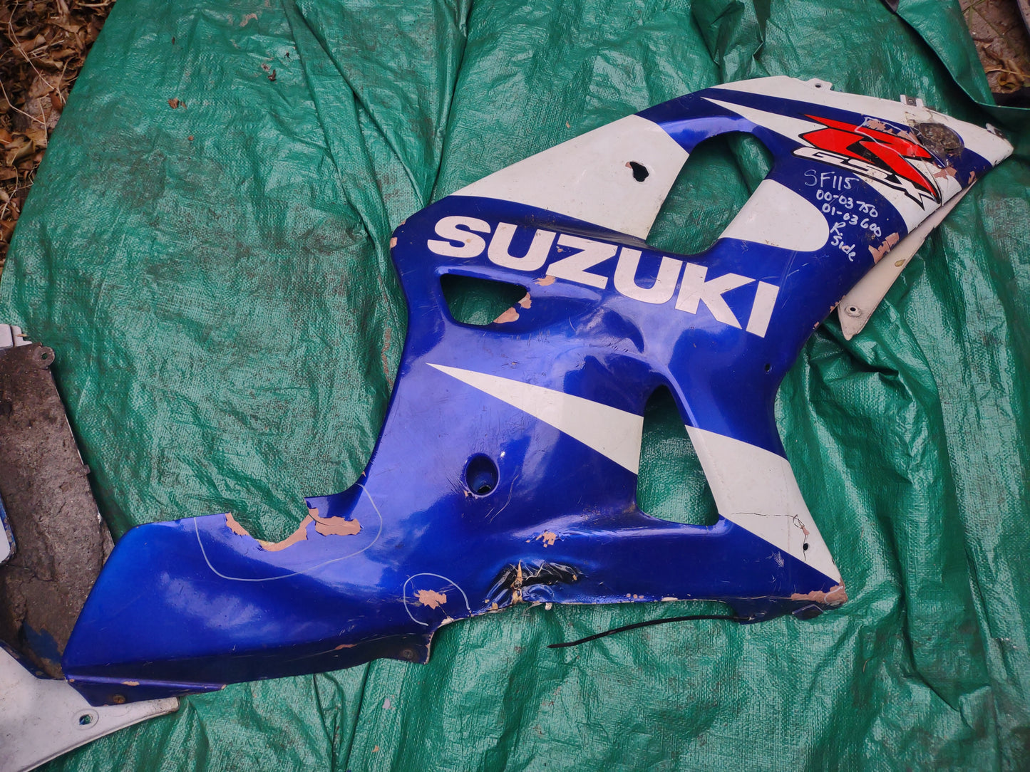 Suzuki GSXR 750 00-03 GSXR 600 01-03 Right Side Mid Fairing Cowl Plastic GSXR600 GSXR750
